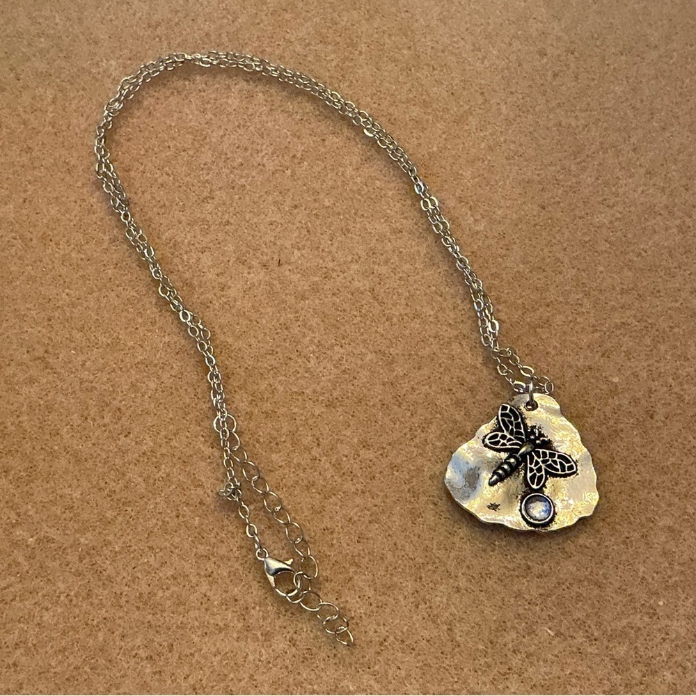 Beautiful Dragonfly Necklace! 21”
Brand New!
